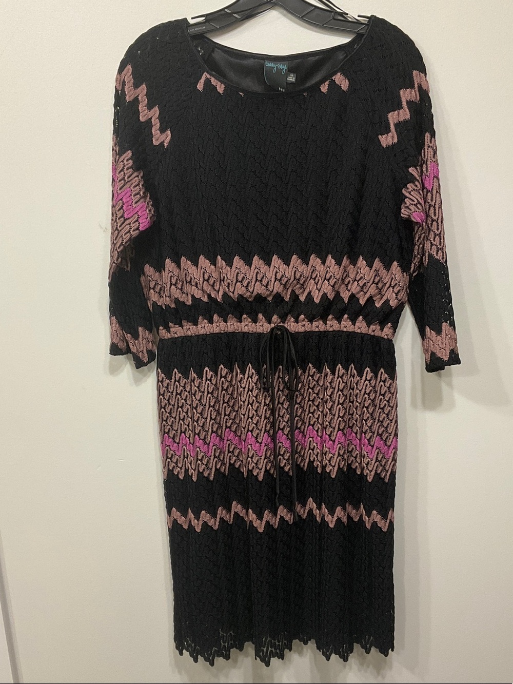 Gabby Skye Black Midi  Crochet Dress with Pink and Tan  Chevron Pattern Sz 10